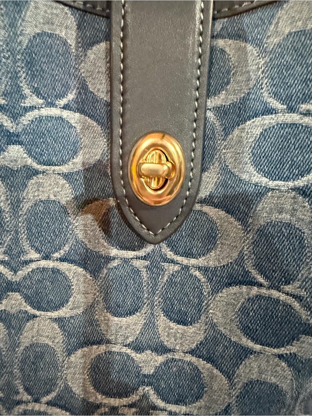 ❌sold❌Coach Hadley Signature Denim Convertible Crossbody Bag Blue Gold 2025 - Picture 11 of 12